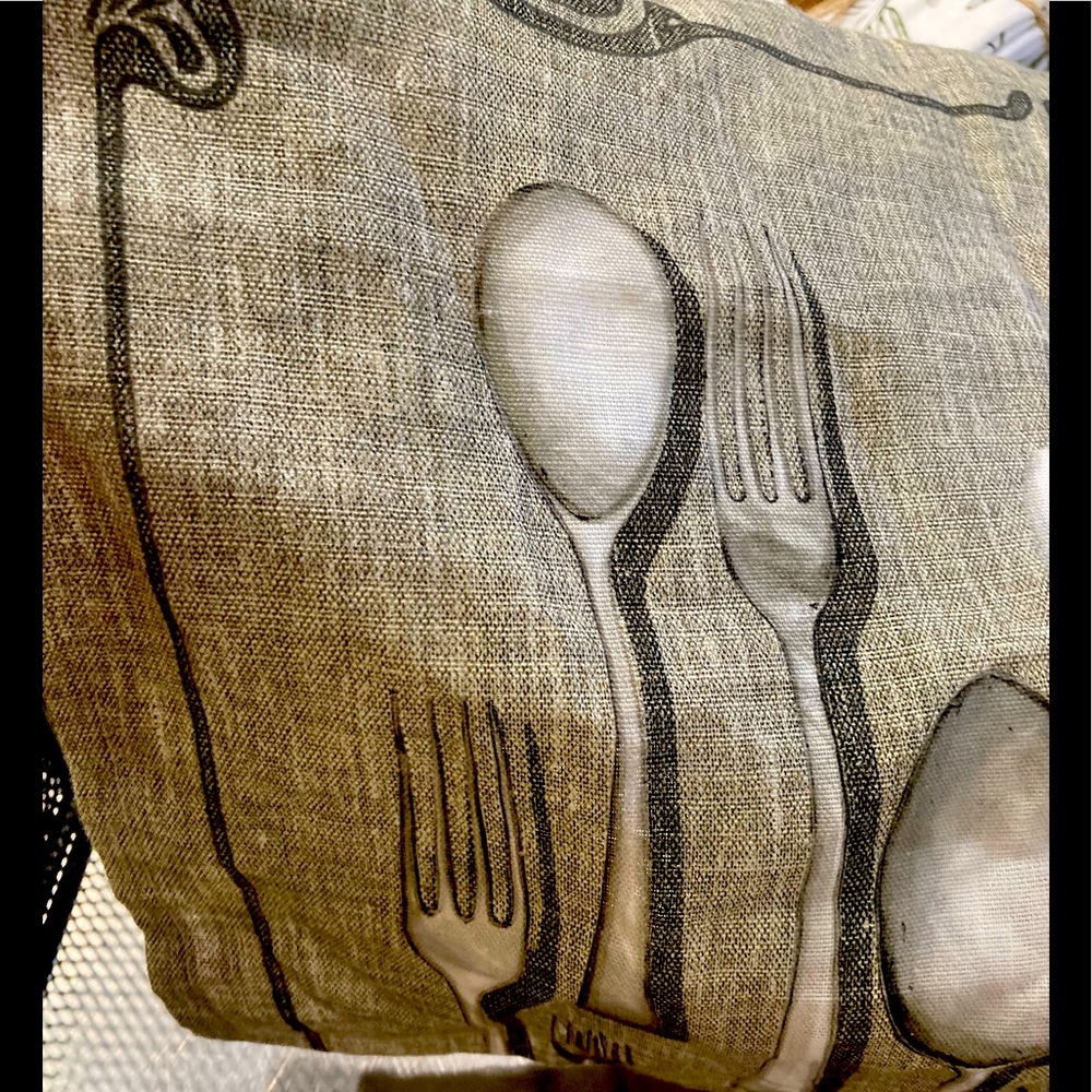 Sur La Table Tea Cloth - Picture 2 of 2